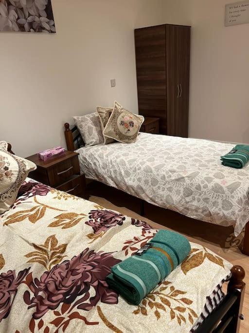 010- Lovely One Bedroom In Ealing F6 ภายนอก รูปภาพ